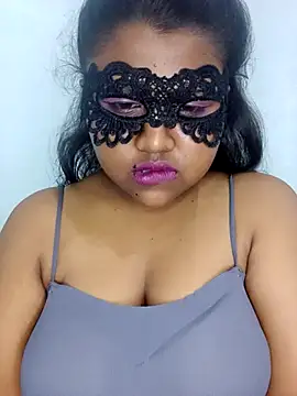 Snapshot of Sexy--queen1 chatting on 1, 10, 2025 Sexy--queen1 online show from 1, 10, 2025