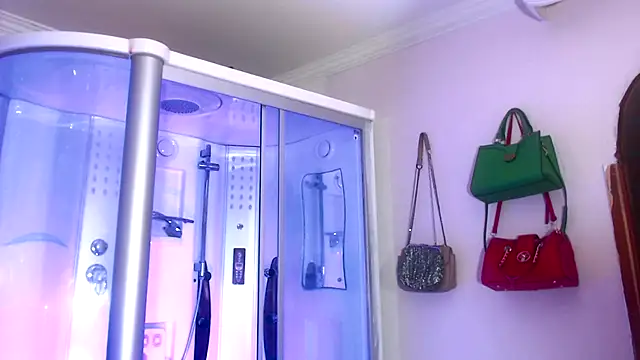 sexy-luna-star-ts online show from 6, 11, 2025