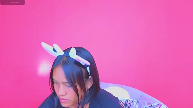 Natsu   online show from 17, 1, 2025