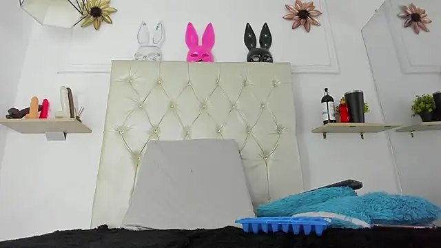 Alexa Smith   online show from 19, 1, 2025