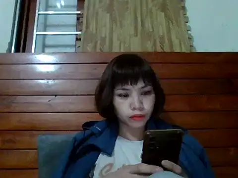 Snapshot of Angela-Eira chatting on 5, 3, 2025 Angela-Eira online show from 5, 3, 2025