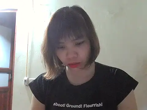 Snapshot of Angela-Eira chatting on 10, 9, 2025 Angela-Eira online show from 10, 9, 2025