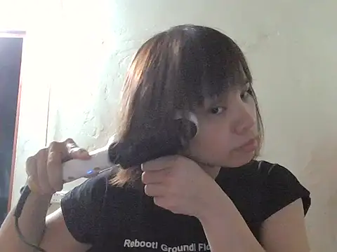 Snapshot of Angela-Eira chatting on 24, 9, 2025 Angela-Eira online show from 24, 9, 2025