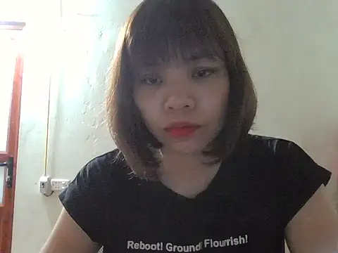 Snapshot of Angela-Eira chatting on 7, 10, 2025 Angela-Eira online show from 7, 10, 2025