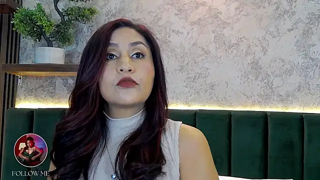 Snapshot of MonicaMoret chatting on 19, 5, 2026 MonicaMoret online show from 19, 5, 2026