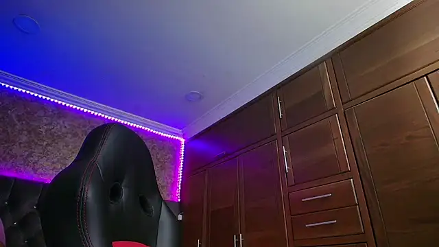 stella xue online show from 9, 10, 2025