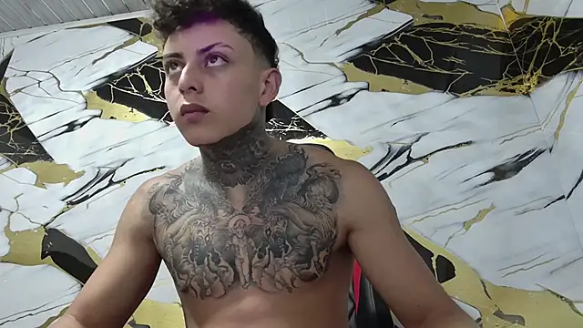 Kevin22 222 online show from 4, 1, 2025