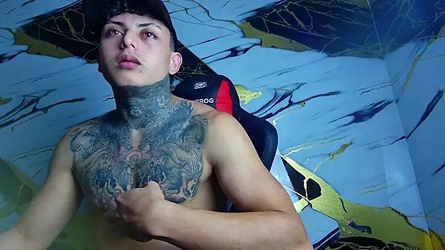 Kevin22 222 online show from 25, 1, 2025