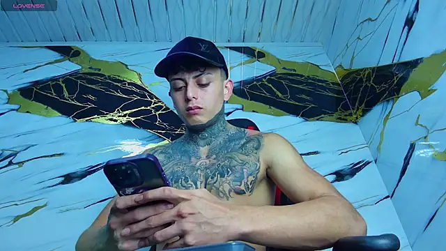 Kevin22 222 online show from 19, 3, 2025