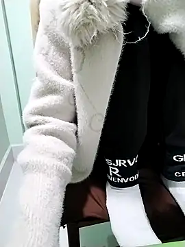 Luxcute286 online show from 25, 2, 2025