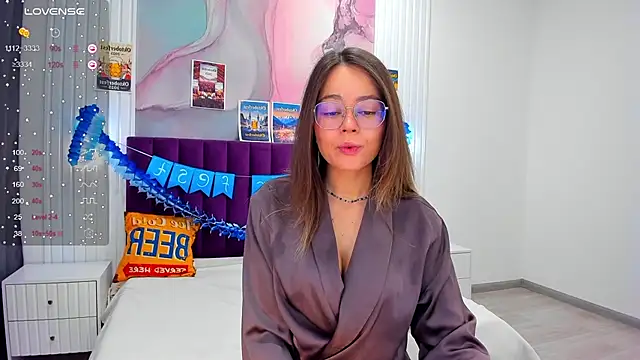 Kelly Cuutie online show from 3, 10, 2025