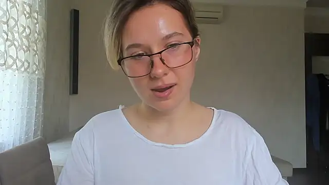 Lilith lutherlow online show from 27, 6, 2026