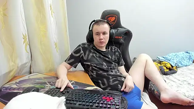 Snapshot of iliaskrislove chatting on 12, 10, 2025 iliaskrislove online show from 12, 10, 2025