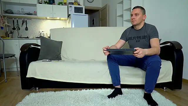 littlesweettifany online show from 5, 2, 2025