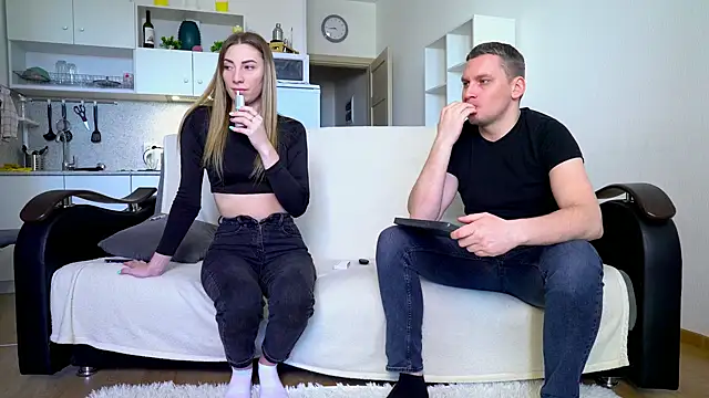 littlesweettifany online show from 7, 3, 2025