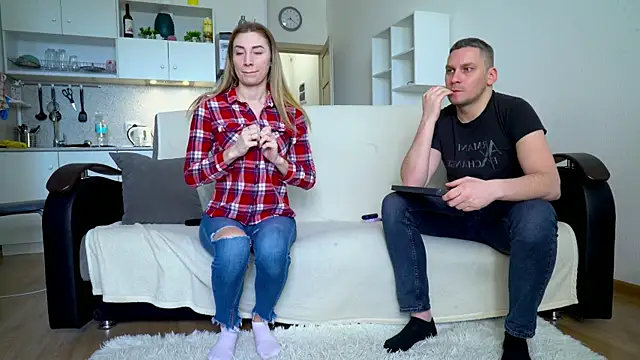 littlesweettifany online show from 17, 3, 2025