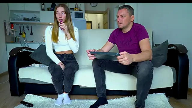 littlesweettifany online show from 6, 10, 2025