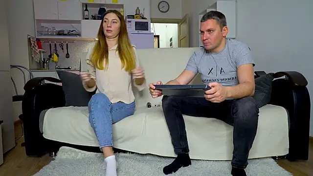 littlesweettifany online show from 5, 11, 2025