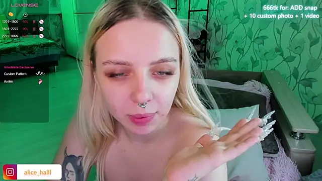 Alice Halle online show from 3, 1, 2025