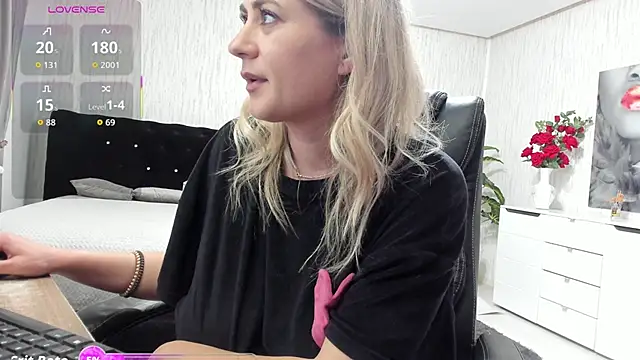 KattyeFox online show from 15, 11, 2025