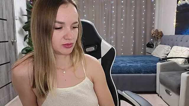 Strip-Lady online show from 11, 2, 2026