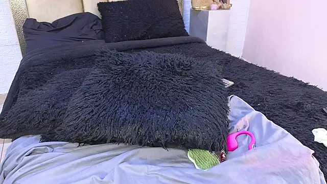 Snapshot of ximenawilliamss chatting on 3, 11, 2025 ximenawilliamss online show from 3, 11, 2025