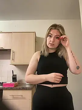 Snapshot of Rebeccaxxx chatting on 31, 12, 2024 Rebeccaxxx online show from 31, 12, 2024