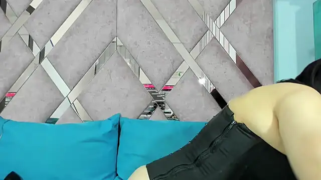 Snapshot of Mulan_sexy01 chatting on 1, 12, 2025 Mulan sexy01 online show from 1, 12, 2025