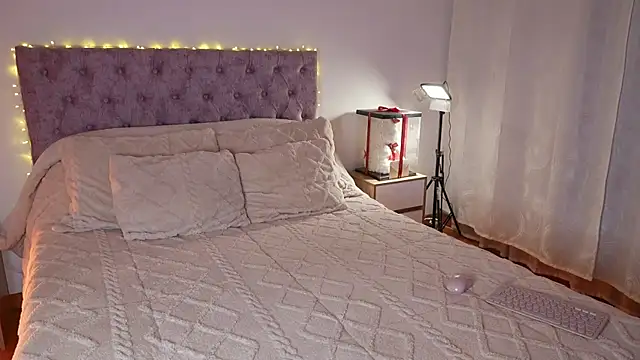 samantha evans2 online show from 7, 4, 2026