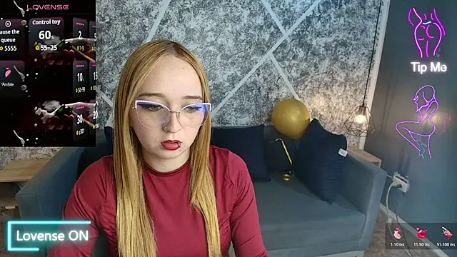 Liaroberts1 online show from 6, 8, 2026