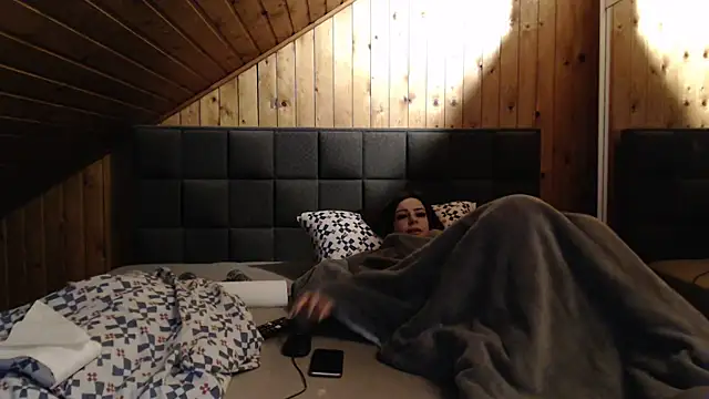 BoeseMoni1998 online show from 18, 2, 2025