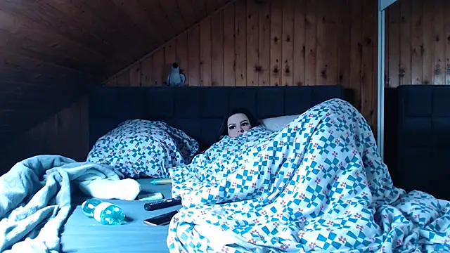 BoeseMoni1998 online show from 4, 10, 2025