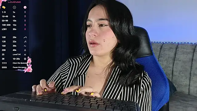 Snapshot of ZaraDames_ chatting on 11, 6, 2026 ZaraDames online show from 11, 6, 2026
