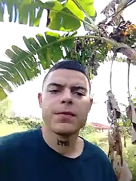 Snapshot of tonny_white chatting on 23, 10, 2025 tonny white online show from 23, 10, 2025