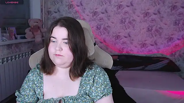 Estelle Hicks online show from 21, 3, 2026