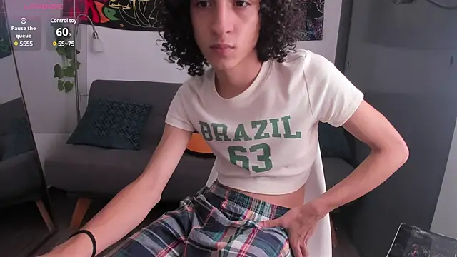 Snapshot of Danni_boy chatting on 19, 12, 2024 Danni boy online show from 19, 12, 2024