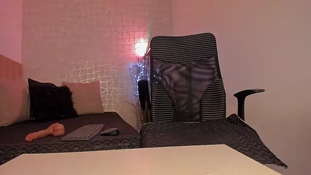 Bella desi  online show from 4, 1, 2025