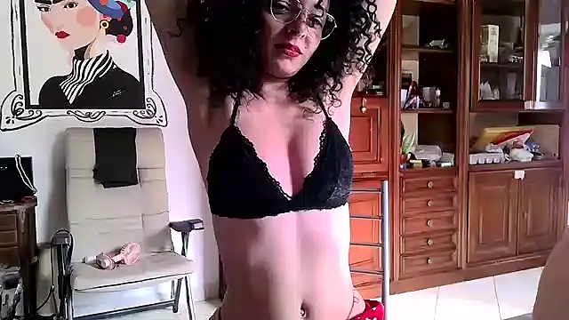 Emily Posh online show from 6, 3, 2026