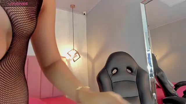 SUNNYCYRUS online show from 22, 10, 2025