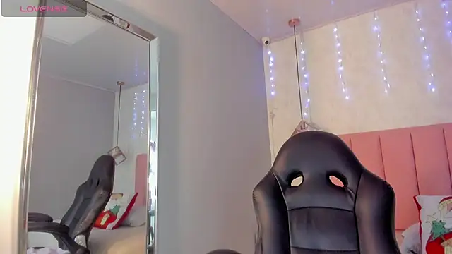 SUNNYCYRUS online show from 17, 12, 2025