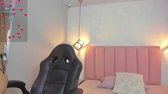 SUNNYCYRUS online show from 3, 2, 2026