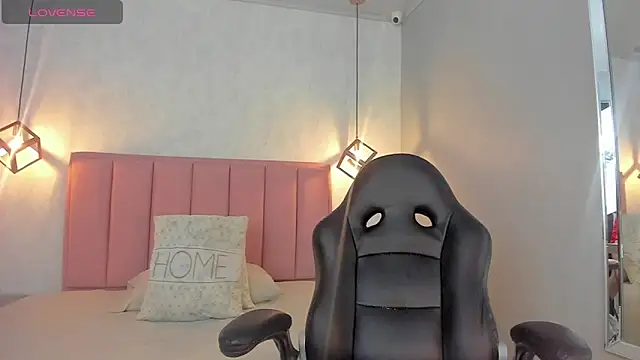 SUNNYCYRUS online show from 26, 3, 2026