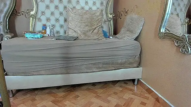 Celeste Baker  online show from 8, 4, 2026