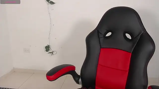 Snapshot of evelin_999_ chatting on 5, 1, 2025 evelin 999  online show from 5, 1, 2025