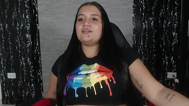 Snapshot of evelin_999_ chatting on 2, 3, 2025 evelin 999  online show from 2, 3, 2025