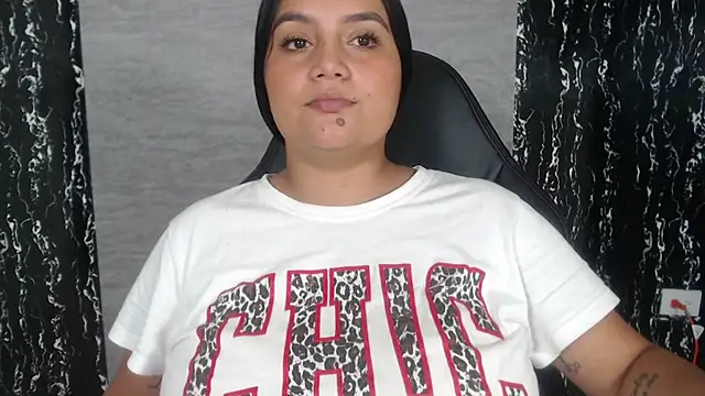 Snapshot of evelin_999_ chatting on 7, 3, 2025 evelin 999  online show from 7, 3, 2025