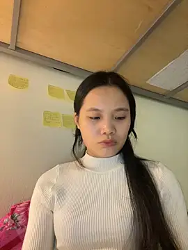 Snapshot of Be-MyMy chatting on 30, 12, 2024 Be-MyMy online show from 30, 12, 2024