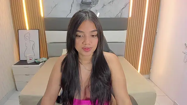 SUZETMONACO online show from 5, 11, 2025