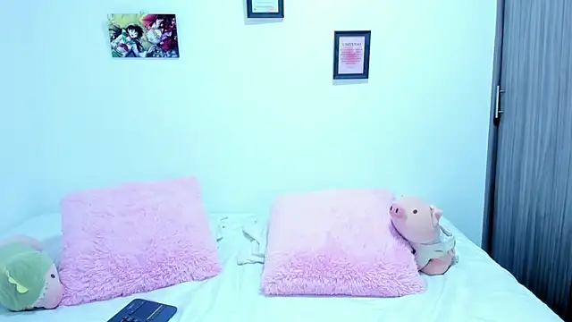 Agataowens online show from 6, 11, 2025