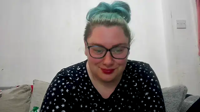 Bustycurves online show from 17, 6, 2026